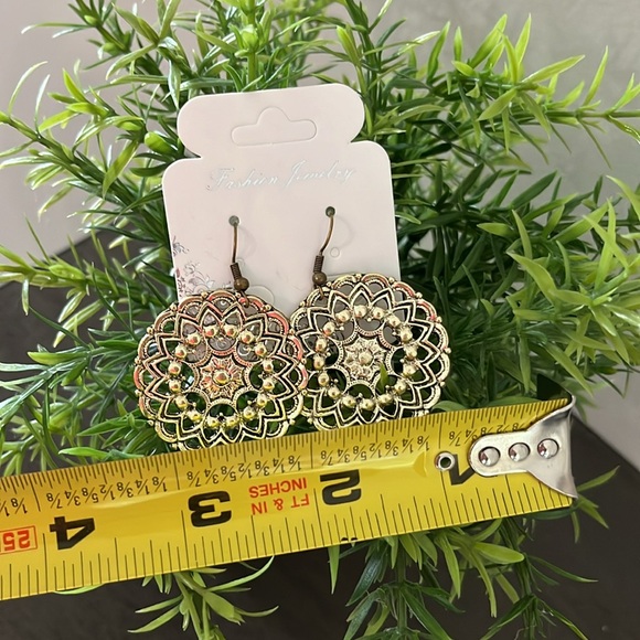 Women Gold tone Bohemian style earrings 🌿🆕🌿 - Picture 6 of 7